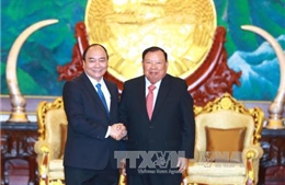 Thủ tướng Nguyễn Xuân Phúc gặp các đồng chí lãnh đạo Đảng, Nhà nước Lào